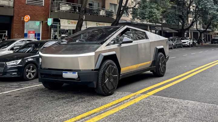 Elon Musk ya tiene su pickup eléctrica en Argentina