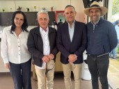 La foto: reunión entre Cepeda, Uribe y precandidatos del Centro Democrático