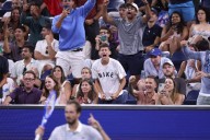 Daniil Medvedev's U.S. Open match vs. Benjamin Bonzi delayed after crowd refuses to be quiet