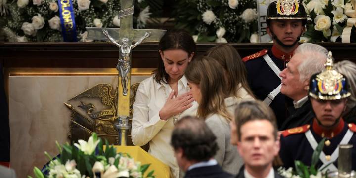 Esposa de Miguel Uribe envió conmovedor mensaje a pocas horas de su último adiós en Bogotá: “Dios, agárrame fuerte”