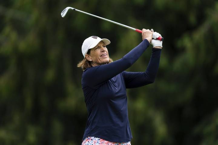 Brooke Henderson back in contention in Portland Classic in bid to end long victory drought
