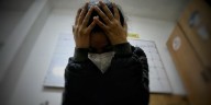 Congreso pone en debate la regulación del uso de redes sociales en menores de edad por crisis de salud mental