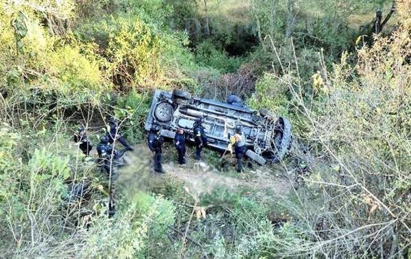Vuelcan estatales llegando a Guadalupe y Calvo; hay 2 heridos graves