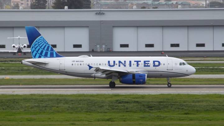 United Airlines Offers Free Apple TV+ Series Onboard