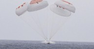 Astronautas regresan a la Tierra con SpaceX tras cinco meses en Estación Espacial Internacional