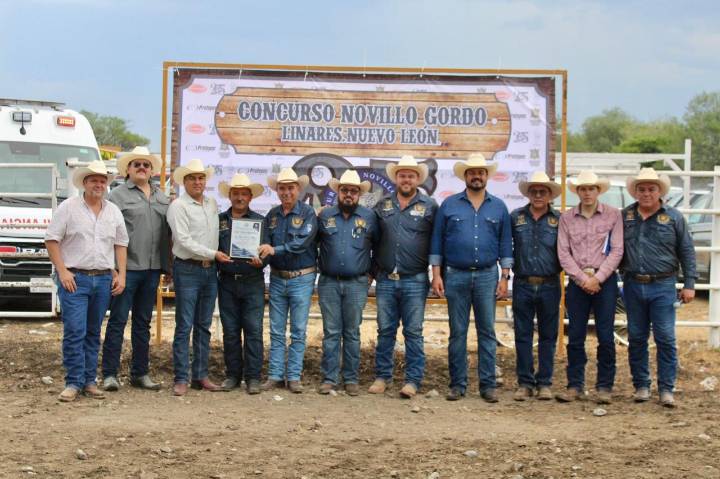 Celebran 25 Aniversario del Concurso del Novillo Gordo en Linares
