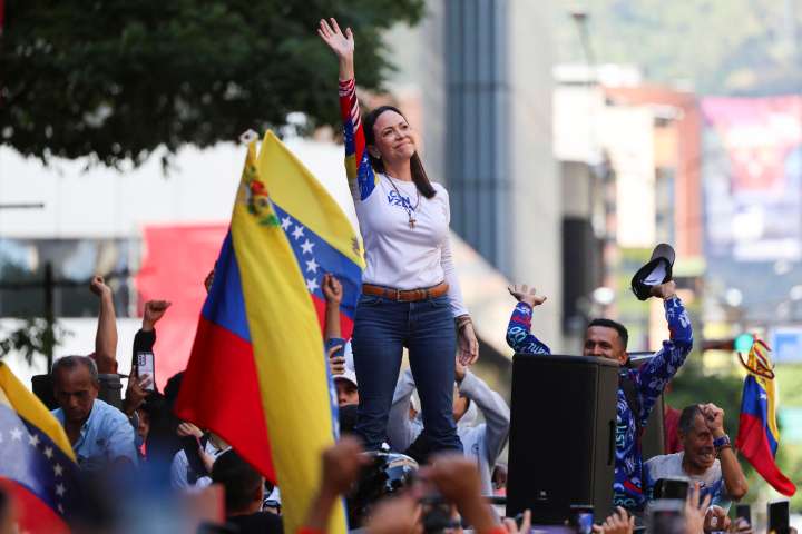 María Corina Machado expresa su dolor por la muerte del senador colombiano Miguel Uribe