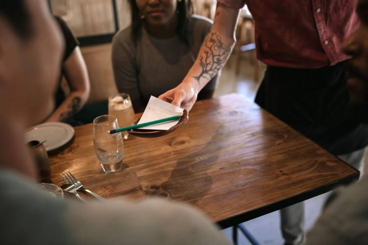 Man Claims Girlfriend's Mother Called Him 'Cheap' for Refusing to Pay for Entire Family’s Meal