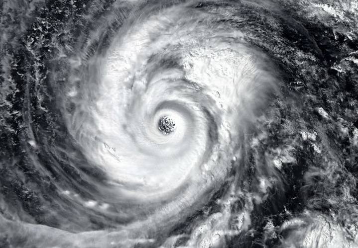 Huracán Erin: evacuaciones y alertas para la costa este