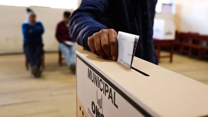 Arequipa: solo 10% de votantes se interesa en política y 50% elige su candidato en cola de votación
