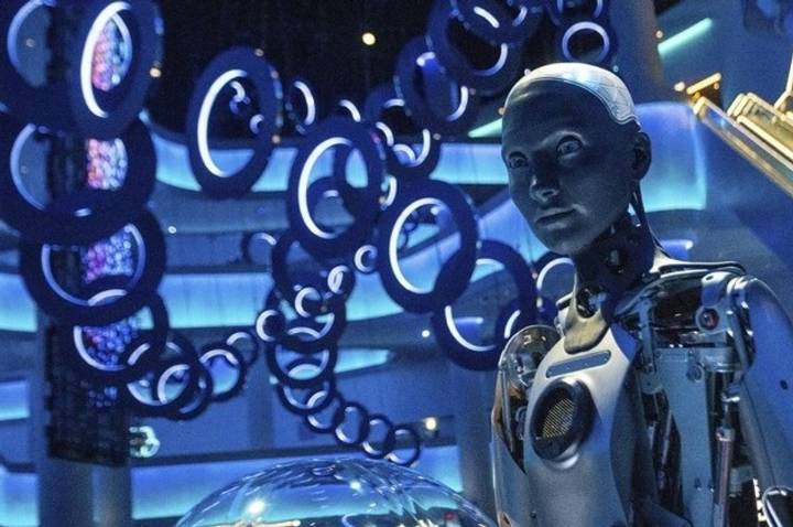 Alertan que 'chatbots' pueden generar sicosis y delirios en usuarios solitarios