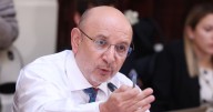 Senador Juan Luis Castro (PS) acusa a isapres de “aprovechamiento” y de “buscar resquicios” en ley corta ante nueva alza de planes