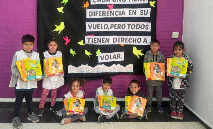 Panza llena, libros abiertos
