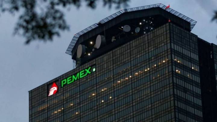 Moody’s evalúa mejorar la calificación de Pemex tras nuevo plan financiero