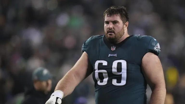 Eagles temen lesión de menisco para Landon Dickerson