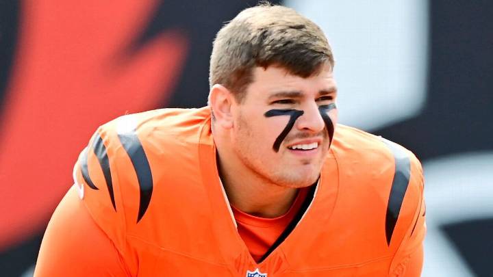 Sources - Bengals give Trey Hendrickson big pay bump after hold