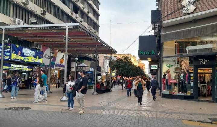 No laborable: ¿cómo trabajará el comercio el viernes 15 de agosto?