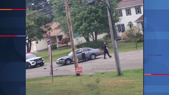 REPORT: Austintown police cruiser struck after driver runs stop sign, driver cited