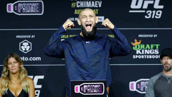 Du Plessis vs. Chimaev odds, picks and predictions