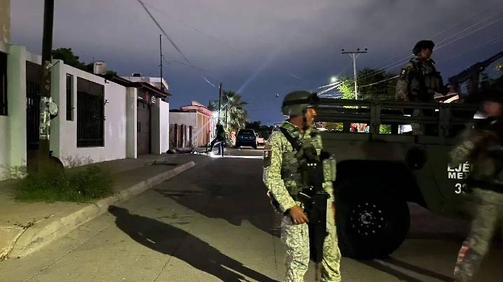 Sujetos armados atacan a balazos a un hombre en la carretera a Las Aguamitas, Navolato