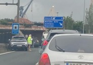 Retenciones para entrar en Santander por la S-10 por un accidente en el túnel de Astillero