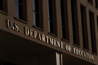 Gobierno de Trump dice que las subvenciones a universidades que atienden a hispanos son inconstitucionales