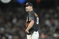 Justin Verlander wins first home game since joining Giants as San Francisco beats Cubs 5