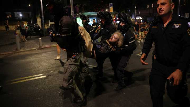 Israelis hold major protests and strike against Gaza war