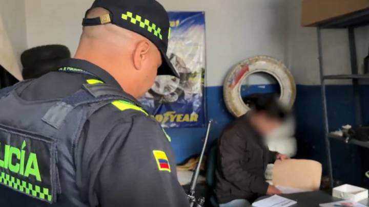¡Sellado por segunda vez! Cae negocio de ‘pinchallantas’ que estafaba a conductores en Barrios Unidos