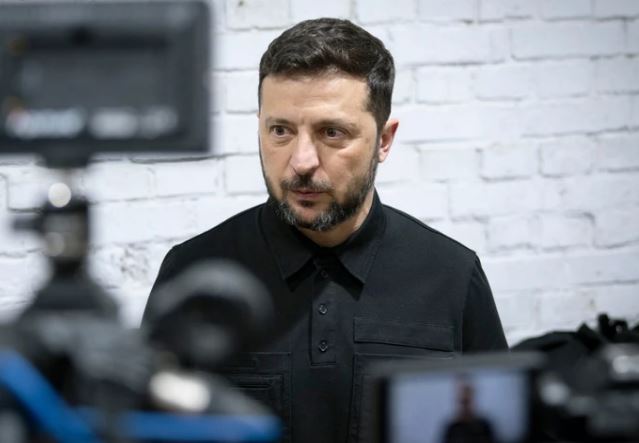 Zelenski sancionó a 94 personas