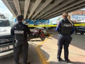 EN MEZCALES, POLICÍA MUNICIPAL DE BAHÍA DE BANDERAS RECUPERA MOTOCICLETA
