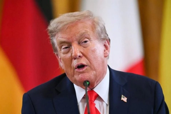Negocia Trump con Putin encuentro con Zelensky