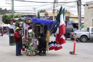 INICIA VENTA DE ARTÍCULOS PATRIOS EN SOLEDAD, CON ORDEN Y VIGILANCIA