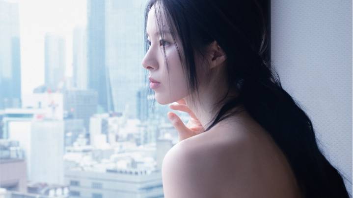 Lim Kim Signs With Universal Music Korea