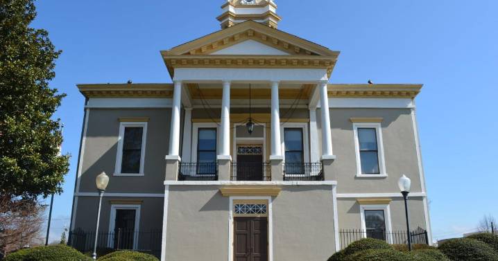 Morganton bans people from sleeping, staying on courthouse square overnight