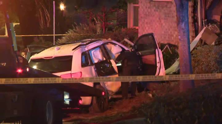 Car crashes into Buckhead apartments after allegedly running from police