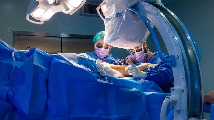 Sanidad envía 38.475 cirugías a la privada para intentar desaturar las listas de espera