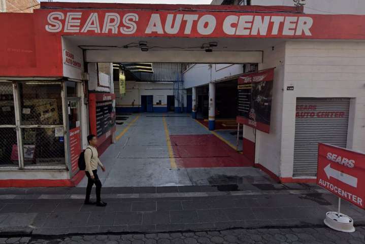 Roban 80 mil pesos en herramientas de taller Sears a una calle del zócalo de Puebla