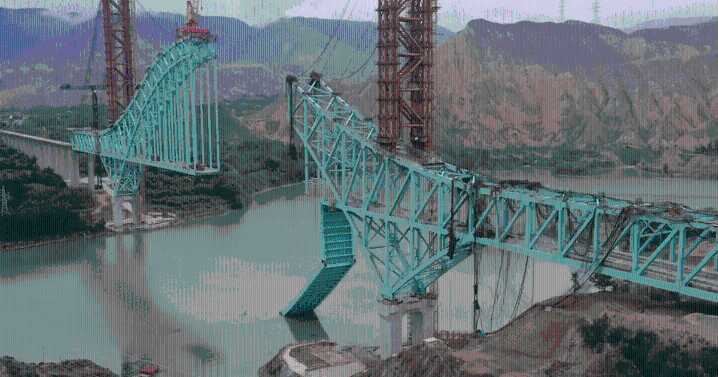 Puente ferroviario colapsa en China: Video muestra el momento del derrumbe que dejó 12 muertos