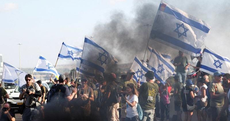 Israelis stage nationwide protests to demand end to Gaza war and release of hostages