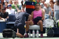 "Algo no iba bien". Alcaraz causó susto en el US Open por una atención médica y la campeona 2021 se despidió del torneo