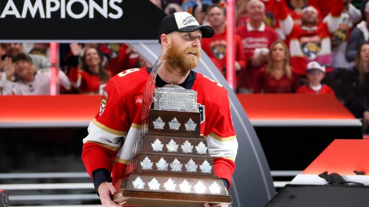 Sam Bennett agrees on 8-year, $64 million contract to stay with Florida Panthers – NBC 6 South Florida