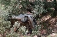 Vehículo cae a barranco, muere uno y seis resultan lesionados