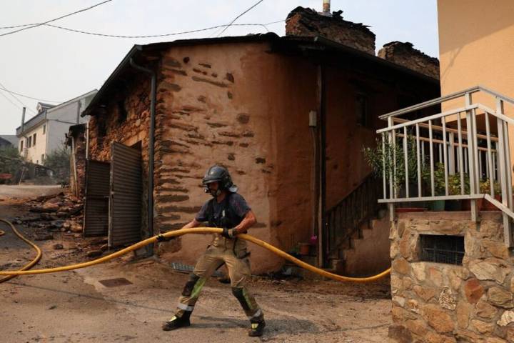 El fuego de Las Médulas mejora y varios frentes son controlados