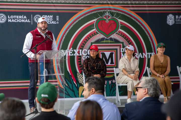 Desde el muro fronterizo, Lotería Nacional lanza sorteo especial en honor a migrantes