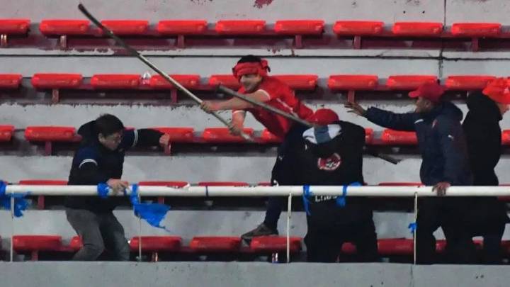 Independiente -Universidad de Chile: la lista de incidentes previos protagonizados por los barras del rojo