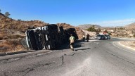 Herido el conductor de un camión tras volcar en Abanilla
