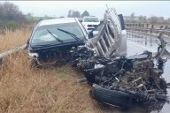 Auto despistó e impactó contra ambas barandas de un puente en la Ruta Nacional 18