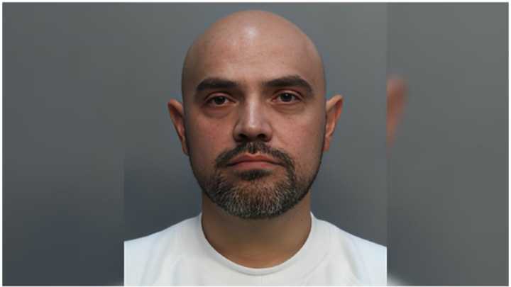 Arrestan en Miami a Falso Abogado de Inmigración de origen cubano y estafar a sus clientes por miles de dólares