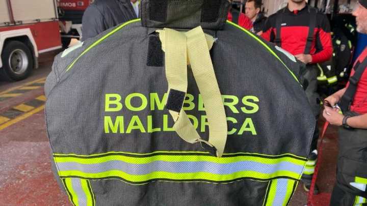 Un incendio en un hotel de Alcúdia deja varias personas atrapadas en ascensores y balcones